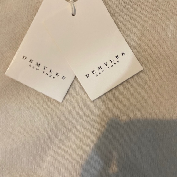 Demylee sweater with black color - Picture 2 of 4